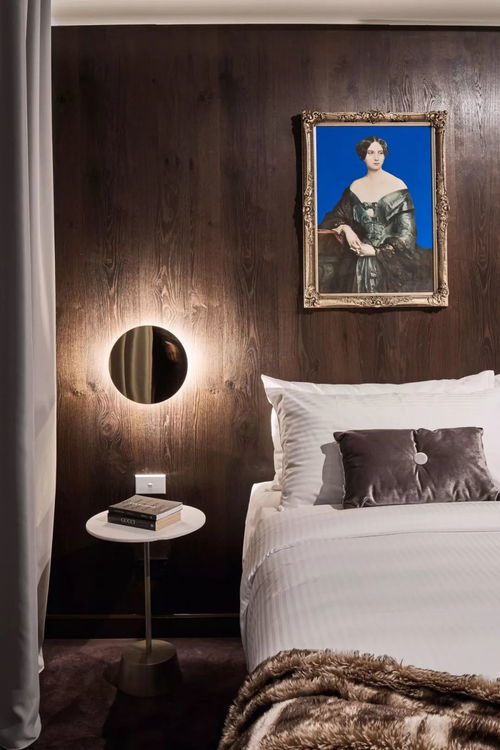 睡进艺术里 揭秘非常规画廊酒店，每个房间都是一场舞台艺术策划